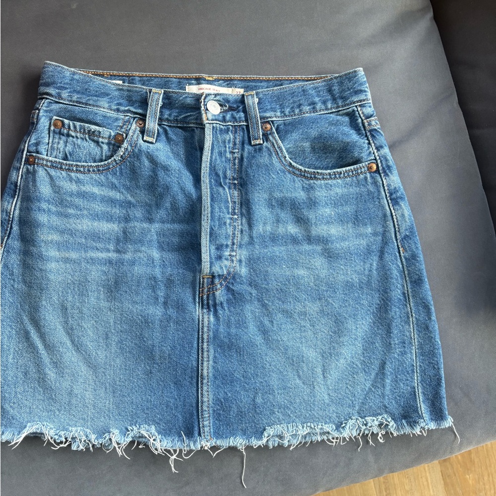 Levi’s Denim Blue Skirt 27